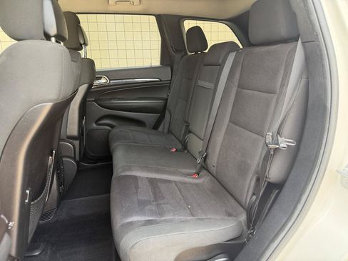 Used 2011 Jeep Grand Cherokee Laredo w/ Security & Convenience Group AWD/4WD image 33