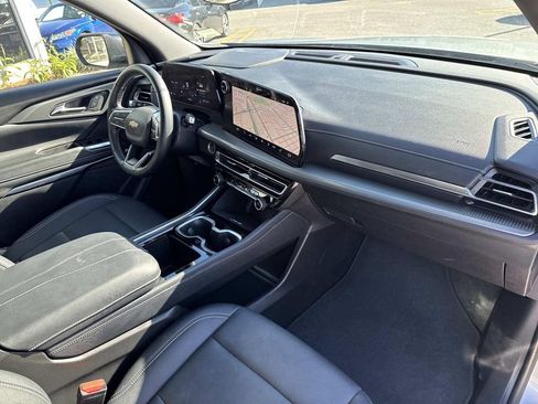 Certified 2025 Chevrolet Traverse LT image 13