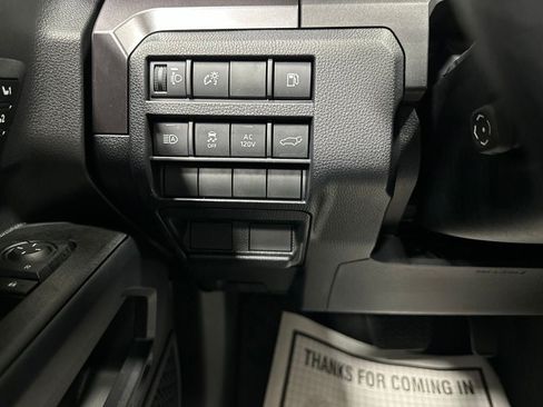 Used 2025 Toyota 4Runner TRD Off-Road Premium AWD/4WD image 17