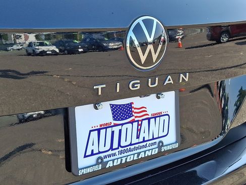 Used 2022 Volkswagen Tiguan SEL R-Line image 30
