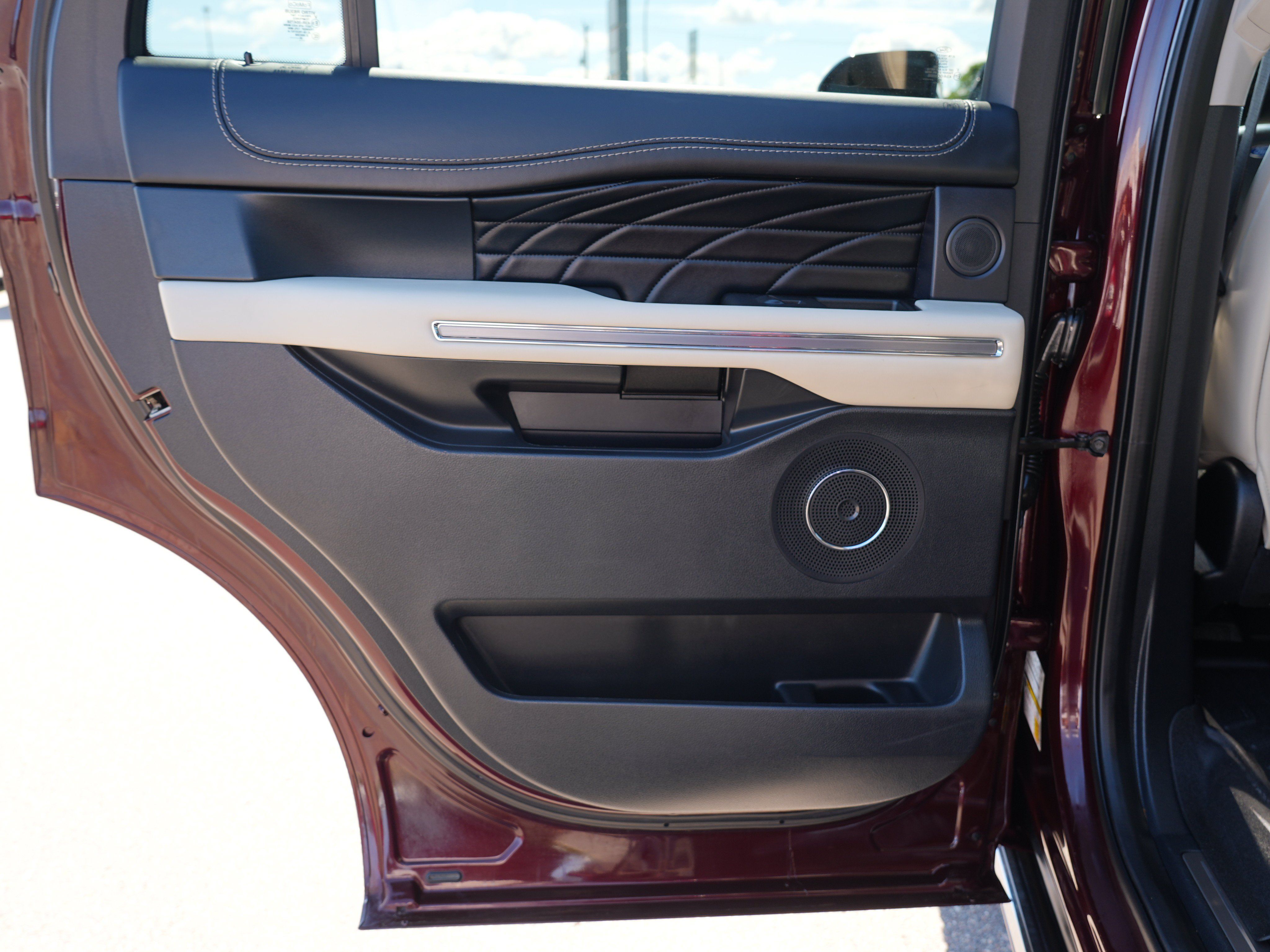 Used 2020 Ford Expedition Platinum AWD/4WD image 19