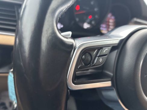 Used 2018 Porsche Macan Base AWD 4dr SUV image 20