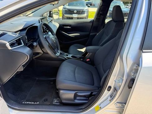 Used 2020 Toyota Corolla LE FWD image 17