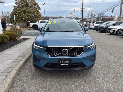 Used 2025 Volvo XC40 B5 Plus AWD/4WD image 8