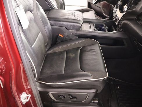 Used 2025 RAM 1500 Limited w/ Off Road Group image 14