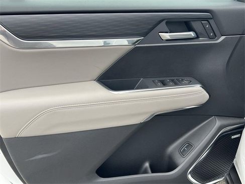 New 2025 GMC Acadia Elevation image 10