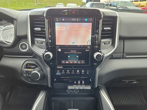 New 2026 RAM 1500 4x4 Crew Cab image 19