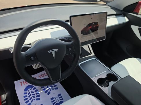 Used 2022 Tesla Model Y Performance AWD/4WD image 12