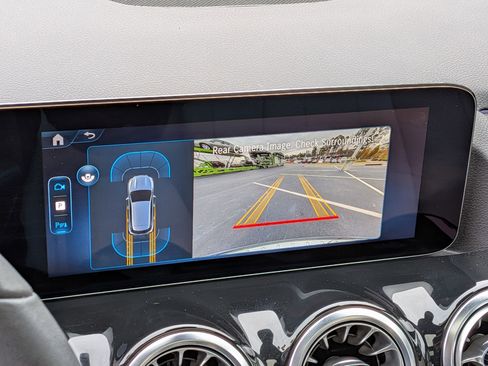 Certified 2025 Mercedes-Benz GLA 250 image 25