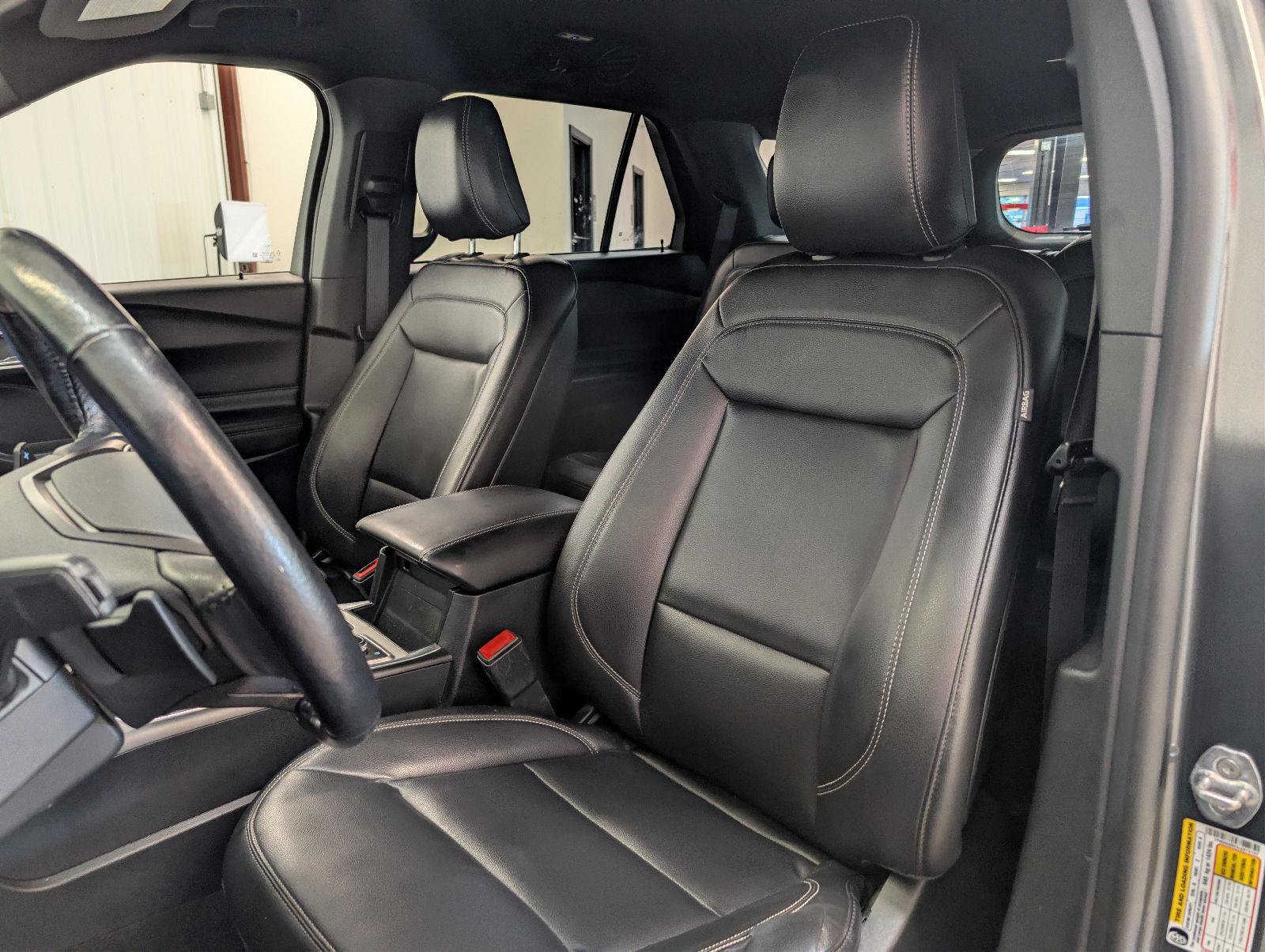 Used 2020 Ford Explorer XLT w/ Equipment Group 202A AWD/4WD image 15