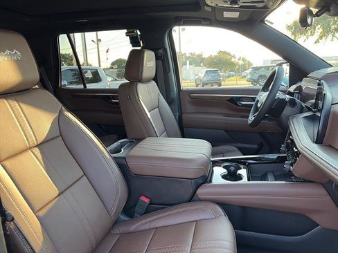 New 2025 Chevrolet Tahoe High Country w/ Sun And Tow Package image 9