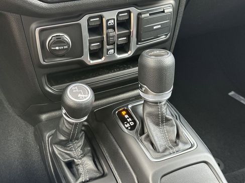 New 2026 Jeep Gladiator Sport AWD/4WD image 26