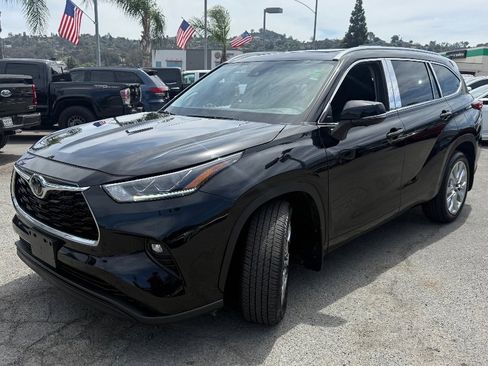 Used 2023 Toyota Highlander Limited AWD/4WD image 6