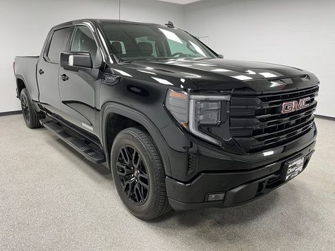 Used 2024 GMC Sierra 1500 Elevation w/ Elevation Premium Package AWD/4WD image 2