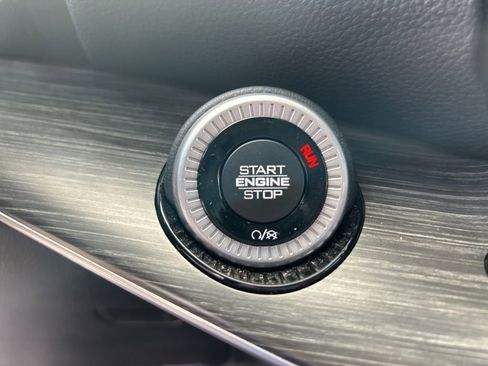 Used 2023 Jeep Wagoneer Series III w/ Preferred Equipment Group image 43