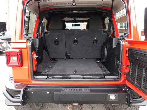 Used 2021 Jeep Wrangler Unlimited Rubicon w/ Dual Top Group AWD/4WD image 31