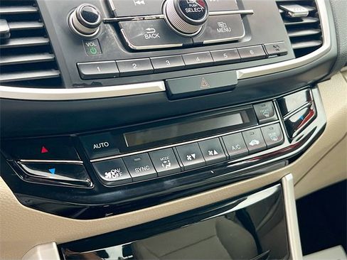 Used 2016 Honda Accord LX image 15