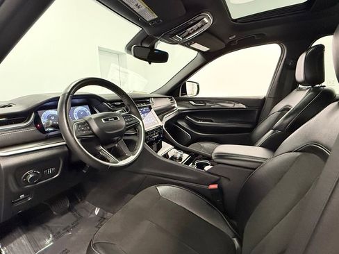 Used 2022 Jeep Grand Cherokee Altitude image 14