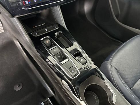 Used 2022 Chevrolet Bolt EUV LT w/ Convenience Package image 20