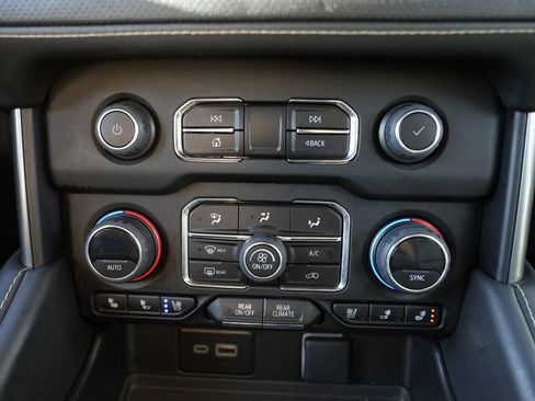 Used 2023 Chevrolet Suburban Premier RWD image 71