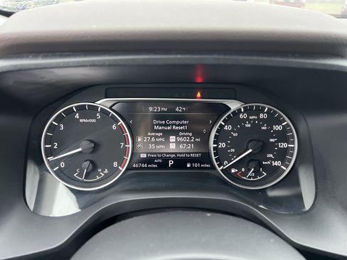 Used 2022 Nissan Rogue SV image 19