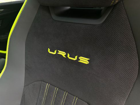 Used 2023 Lamborghini Urus Performante AWD/4WD image 15