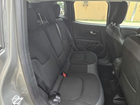 Used 2020 Jeep Renegade Altitude FWD image 11