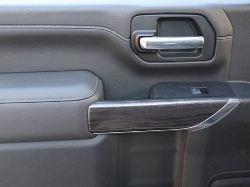 Used 2022 Chevrolet Silverado 2500 LTZ w/ LTZ Convenience Package image 35