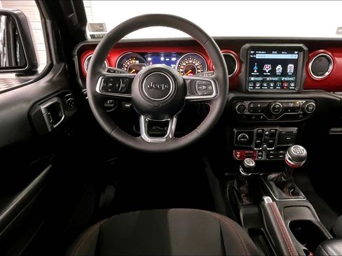 Used 2023 Jeep Gladiator Rubicon w/ Cold Weather Group AWD/4WD image 6