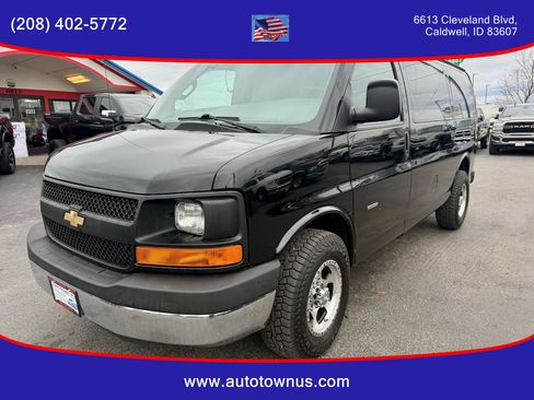 Used 2017 Chevrolet Express 2500 image 1