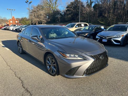 Used 2019 Lexus ES 350 F Sport image 3