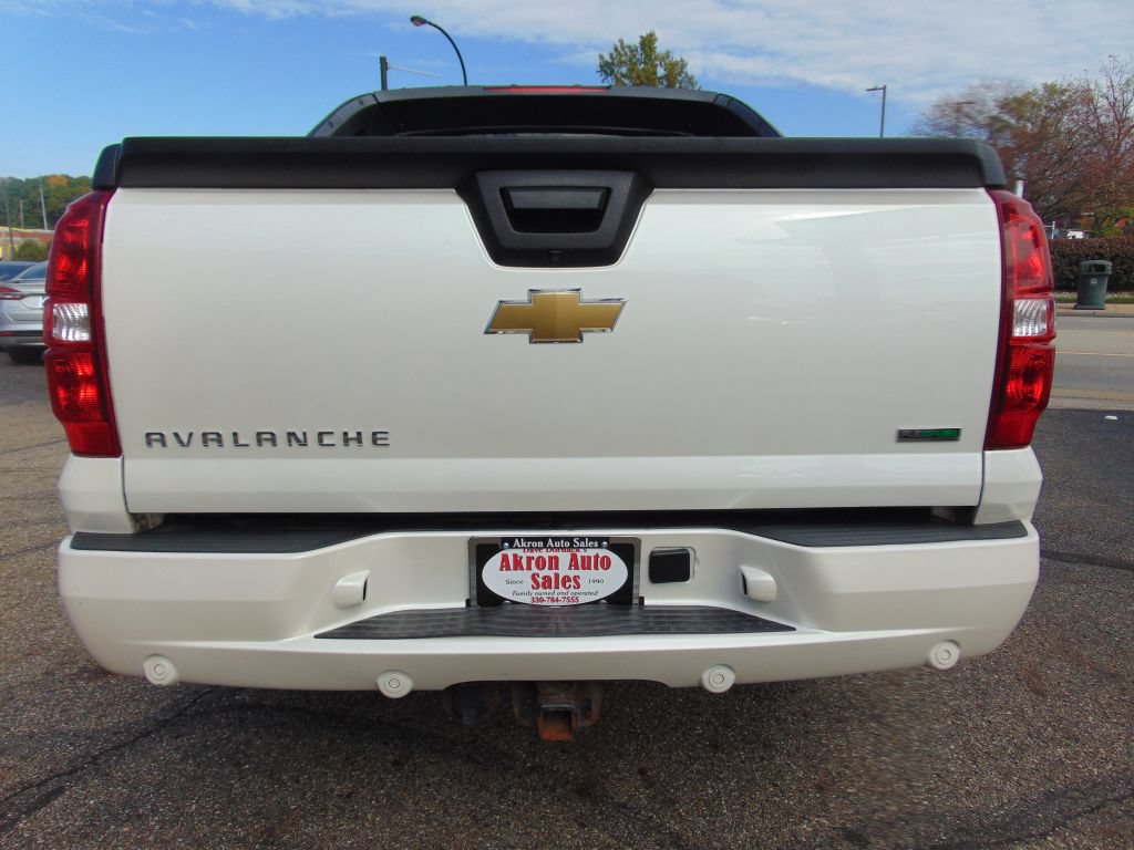 Used 2010 Chevrolet Avalanche LTZ AWD/4WD image 37