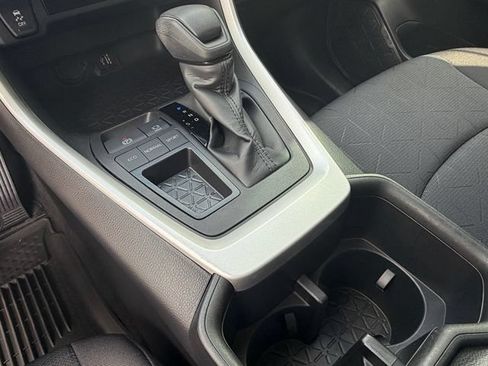 Used 2023 Toyota RAV4 XLE w/ Convenience Package FWD image 20
