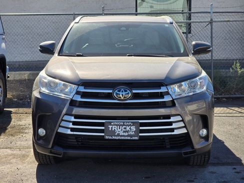 Used 2018 Toyota Highlander XLE image 4