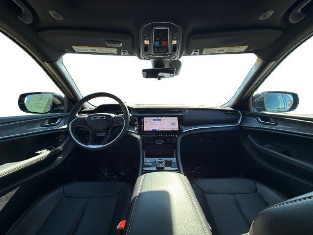 Used 2026 Jeep Grand Cherokee Limited AWD/4WD image 21