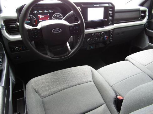 Used 2025 Ford F250 XLT AWD/4WD image 2