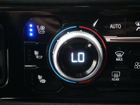 Used 2025 GMC Sierra 2500 SLT w/ SLT Convenience Package AWD/4WD image 27
