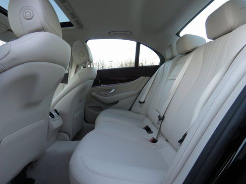 Used 2020 Mercedes-Benz E 350 4MATIC Sedan image 20