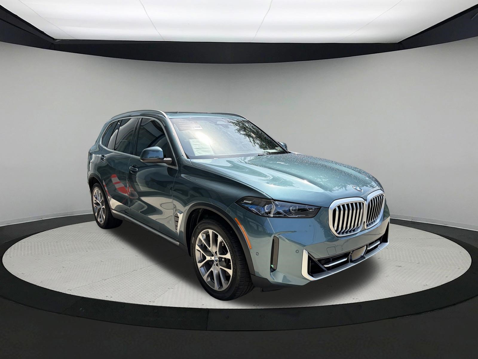 Certified 2026 BMW X5 xDrive40i AWD/4WD image 3