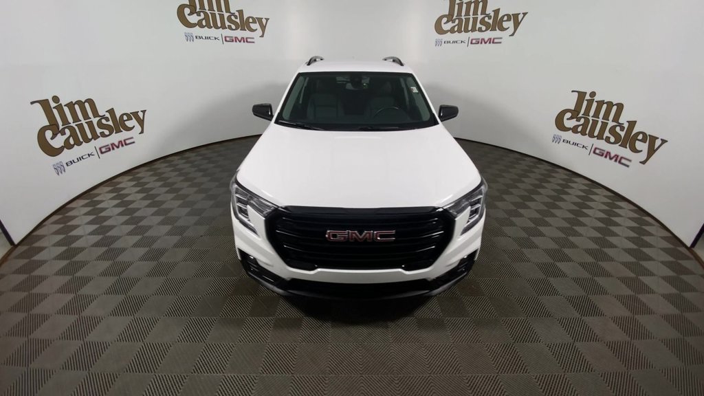 Certified 2024 GMC Terrain SLT w/ Elevation Edition FWD image 3