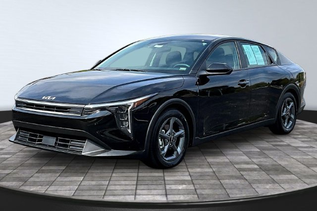 Used 2026 Kia K4 FWD image 1