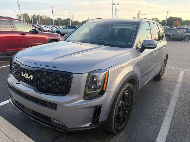 Used 2022 Kia Telluride SX w/ SX Prestige Package AWD/4WD image 2