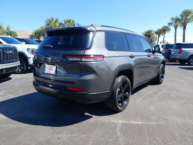 Used 2023 Jeep Grand Cherokee L Laredo RWD image 4