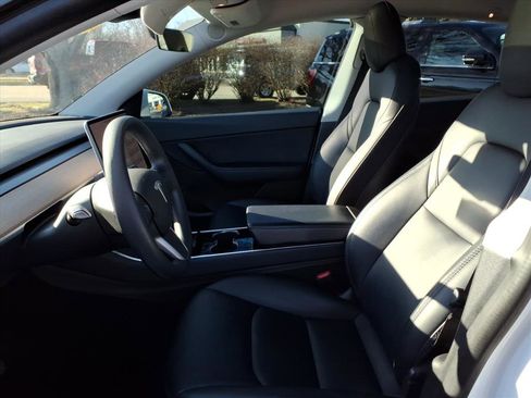 Used 2021 Tesla Model Y Long Range image 24