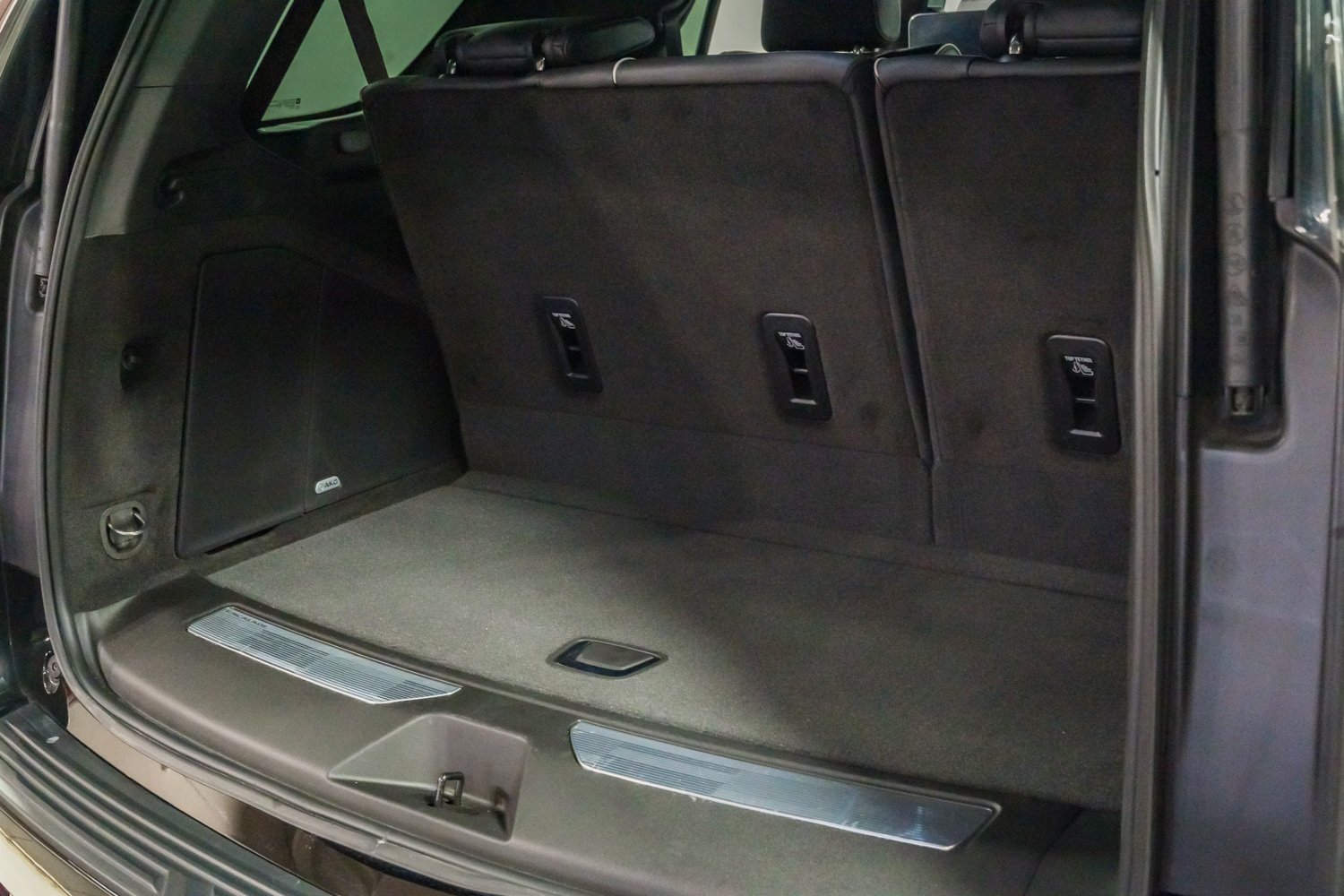 Used 2025 Cadillac Escalade V AWD/4WD image 50