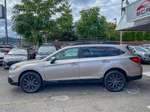 Used 2017 Subaru Outback 3.6R Limited AWD/4WD image 8