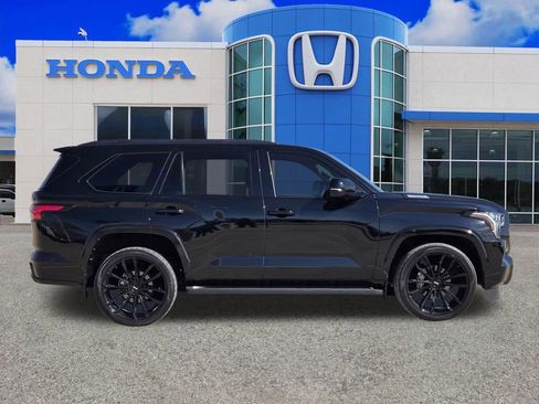 Used 2024 Toyota Sequoia Platinum image 2