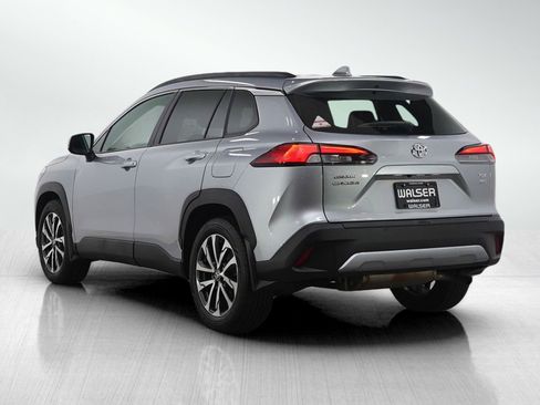 Used 2022 Toyota Corolla Cross XLE image 3