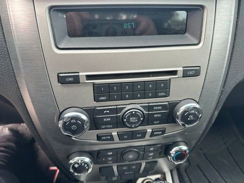 Used 2015 Ford Fusion SE FWD image 13