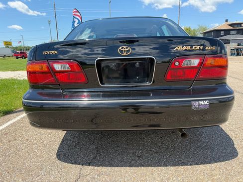 Used 1999 Toyota Avalon XLS FWD image 14